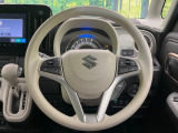 インテリアに合わせたデザインのステアリングは、運転される方のことも考え、運転しやすい形状、大きさです。是非一度、実際に触ってお確かめください。