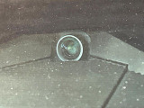 【ホンダセンシング】走行中に前方の車両等を認識し、衝突しそうな時は警報とブレーキで衝突回避と被害軽減をアシスト。より安全にドライブをお楽しみいただけます。