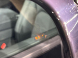 ブラインドスポットモニター ドライバーの死角に他の車を検知すると、ドアミラーの小さな警告灯が点灯。安全に車線を変更できます。ステアリングホイールを制御して衝突を回避するアシストをします。
