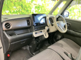 運転に必要な情報を視認しやすい配置。操作性にも優れ、安全運転をサポートします。快適なドライブをどうぞ。