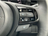 Hondaセンシングの機能のひとつ、アダプティブクルーズコントロール付!アクセルから足を離しても設定したスピードと前車との車間を保ち走行してくれます!車線維持もアシスト☆高速道路で疲労軽減ですね☆