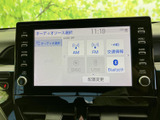 ラジオ、CD、USB、Bluetoothなど、多彩なソースに対応。お好みの音楽で心地よいドライブをお楽しみいただけます。快適な音空間を演出します。