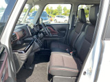 運転しやすいように配置された操作系は、直感的に操作できます。快適なドライビングをサポートします。