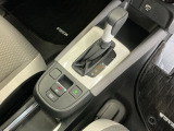 発進時から滑らかに加速する無段階変速のCVTはストップ&ゴーの多い街の中も快適です