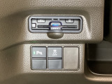 Hondaセンシング用の、VSA(ABS+TCS+横滑り抑制)解除スイッチなどはハンドルの左側に装備しています。その上にETCがついています。高速道路の料金所の通過も楽々です。