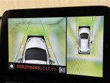 パノラミックビューモニターを装備。駐車場や交差点でクルマを真上から見るように周囲を確認できます。機能の詳細は販売店スタッフまでおたずねください。