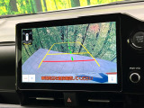 【バックカメラ】駐車時に後方がリアルタイム映像で確認できます。大型商業施設や立体駐車場での駐車時や、夜間のバック時に大活躍!運転スキルに関わらず、今や必須となった装備のひとつです!