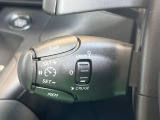 ●レーダークルーズコントロール:前の車との車間距離を一定にとりつつ、一定速度で自動走行してくれる次世代のクルーズコントロール!主に高速道路や自動車専用道路で使用する便利な機能です!