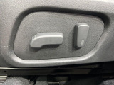 【パワーシート】スイッチ一つで簡単にシートの微調整が可能!電動だから力もいりません!快適なシートポジションにセットして、快適なドライブをお楽しみください。