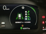 ホンダが推し進める総合先進安全装備のセンシング搭載! 衝突や斜線はみだしなどの危険が予測される時、センサーが警告。ヒューマンエラーを高度先進技術が補完してくれます。