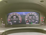 メータークラスターは、運転に必要な情報を分かりやすく表示し、運転に集中できる洗練された空間を実現します。