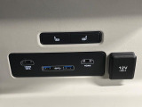 リアシートヒーター 3段階で暖かさの調節が可能です。暖房で車内全体が温まるより早くシートが温まるため冬場の運転も快適になります。