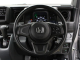 【運転席まわり】Honda独自の設計思想に基づき、自然に手を伸ばした先に操作したいものがあるようレイアウトを追求 !
