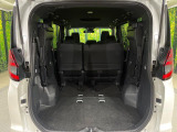 普段のお買い物や通勤、送迎等に十分な荷室スペースを確保しております。セカンドシートを倒すと、大きな荷物の積載も可能です♪