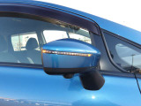 視認性の良いLEDドアミラーウィンカー  ドアミラ-ガラスにはリヤ熱線スイッチ連動のヒ-タ-が内蔵