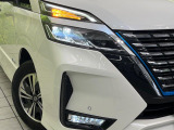 【LEDヘッドライト】悪天候や夜間走行時も良好な視界を確保し安心して運転できる高輝度LEDヘッドライトを装備!点灯速度が早く、消費電力も抑えられています。