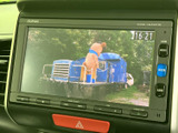 停車中にTVやビデオを楽しめる機能で、休憩時間を有効活用。家族や友人と一緒に、エンターテインメントを満喫できます。