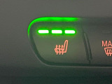 ●フロントシートヒーティング:運転席・助手席共に三段階で調節が可能なシートヒーターを装備しております。季節を問わず快適にご使用いただけます。