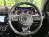 【純正革巻きステアリング】上質な革を使用することで、手にしっかり馴染みとても運転しやすいハンドルです♪