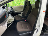 運転しやすいコックピット。操作しやすい配置で、快適なドライビングをサポートします。広々とした空間でリラックスできます。