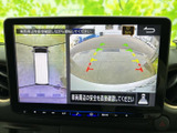 駐車時の安全をサポートするバックモニター。狭い場所でも安全に車両を操作できます。後方の確認を補助し、より安全な運転を支援します。