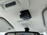日産純正ドライブレコーダーです。前方向けとルームミラーから車室内後方を撮影します。