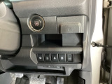 スマートキーシステム搭載ですので、ハンドル横のスイッチを押せば、エンジンスタート!