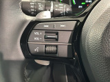 ステアリングにオーディオ操作スイッチが付いています。オーディオ画面に直接タッチしなくても操作が出来ますので、運転に集中できます。