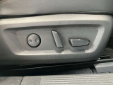 運転席パワーシートにになります☆スライドや、リクライニング、リフター(座席の高さ)の操作が楽に行えます♪