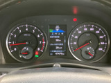 視認性の高いメーターで、運転に必要な情報を的確に把握できます。走行状況をひと目で確認し、安全運転をサポートします。