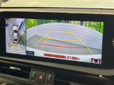 【パノラミックビューモニター】専用のカメラにより、上から見下ろしたような視点で360度クルマの周囲を確認することができます☆死角部分も確認しやすく、狭い場所での切り返しや駐車もスムーズに行えます。