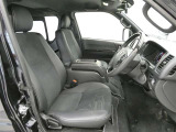 傷みやすい運転席シートも比較的状態の良好なお車になります!!