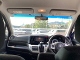 ワイドな視界で運転もしやすくなるように、設計されています。