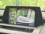【パノラミックビューモニター】専用のカメラにより、上から見下ろしたような視点で360度クルマの周囲を確認することができます☆死角部分も確認しやすく、狭い場所での切り返しや駐車もスムーズに行えます。