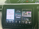 複数の情報を同時に表示でき、運転中の視認性を確保。様々な機能を利用でき、快適なドライブをサポートします。使いやすさにも配慮されています。