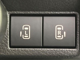 【両側パワースライドドア】スマートキーや運転席のスイッチで後席両側スライドドアの開閉が可能♪電動だから力を入れてドアを開ける必要が無く、小さなお子様でも簡単に開け閉めでき快適です♪