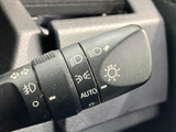操作しやすい位置に配置されたウインカーレバー。確実な操作で、安全な車線変更をサポートします。