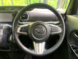 インテリアに合わせたデザインのステアリングは、運転される方のことも考え、運転しやすい形状、大きさです。是非一度、実際に触ってお確かめください。