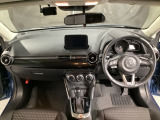 安全運転と情報操作を両立する運転席まわり。さまざまな情報を扱いながら正しい姿勢で安全に運転できることを追求したコックピット!