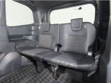 便利な5:5分割可倒式シートです。収納と乗車人数のバランスに優れています♪荷物の大きさに応じたラゲージスペースをフレキシブルに作り出せるので、シーンに応じた使い方ができます♪