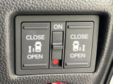 後方の視界を広げ、安全な駐車をサポート。狭い場所でもスムーズに駐車できます。運転に自信がない方にもおすすめです。