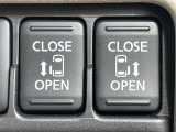 【両側パワースライドドア】スマートキーや運転席のスイッチで後席両側スライドドアの開閉が可能♪電動だから力を入れてドアを開ける必要が無く、小さなお子様でも簡単に開け閉めでき快適です♪