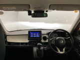 機能的なコックピット。快適な運転を楽しめます。