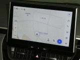【10インチ純正ナビ】純正ナビを装備。タッチパネル式で使いやすく、詳細地図により目的地をピンポイントで設定できます。初めての道でも迷いにくく、ロングドライブも快適ですよ♪