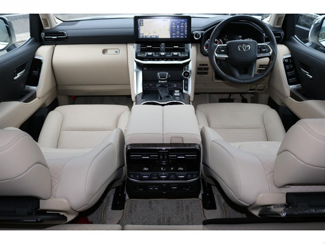 トヨタ ランドクルーザー300 3.5 ZX 4WD の中古車詳細 (6,000km