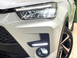 【シーケンシャルターンランプ付きLEDヘッドライト】人気の『流れるウィンカー』付きのLEDヘッドライトを装備♪高級感はもちろん、点灯時は存在感たっぷりで他車からも認識されやすく安心です。