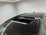 レクサスは、先進性とエレガンスが融合し、すぐれた操縦安定性と上質な乗り心地が魅力です。