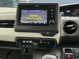 バックカメラも装備しております。車庫入れの苦手なお客様も安心!重宝してくれます!