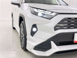 フォグランプ装着車です。暗い夜道の車両前方を明るく照らします