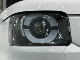 LEDヘッドライトは、点灯の瞬間から最大光量を発揮し、突然暗くなるトンネルなどでの安定感を高めます。